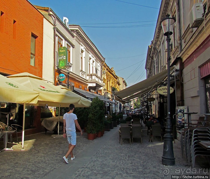 Исторический центр Бухареста — банк, музеи, кафешки...