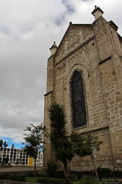 Камеры для хранения усопших, или захоронения по-эквадорски