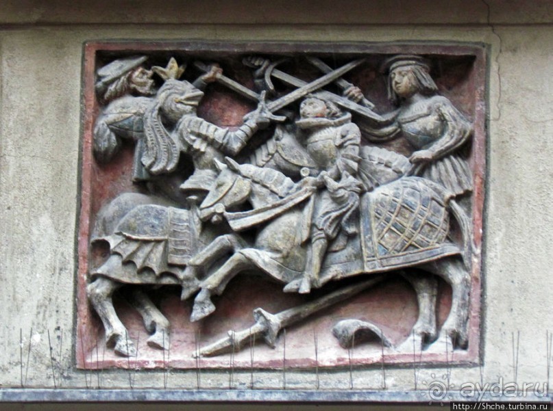 Украшения Инсбрука: мозаика, роспись, лепка