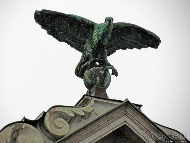 Украшения Инсбрука: мозаика, роспись, лепка