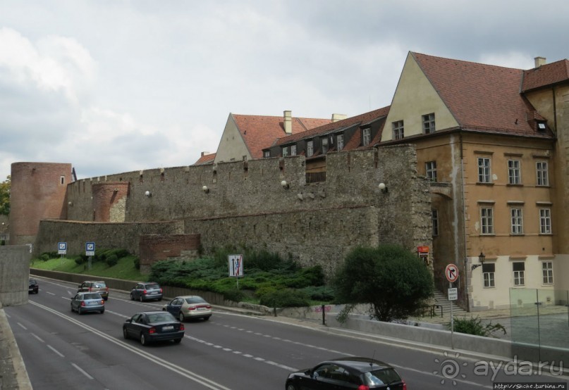 Альбом отзыва "Братиславкие картинки: пешеходная зона старого города"