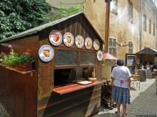 Братиславкие картинки: пешеходная зона старого города