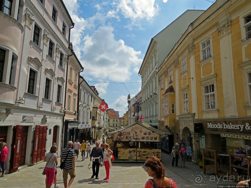 Братиславкие картинки: пешеходная зона старого города