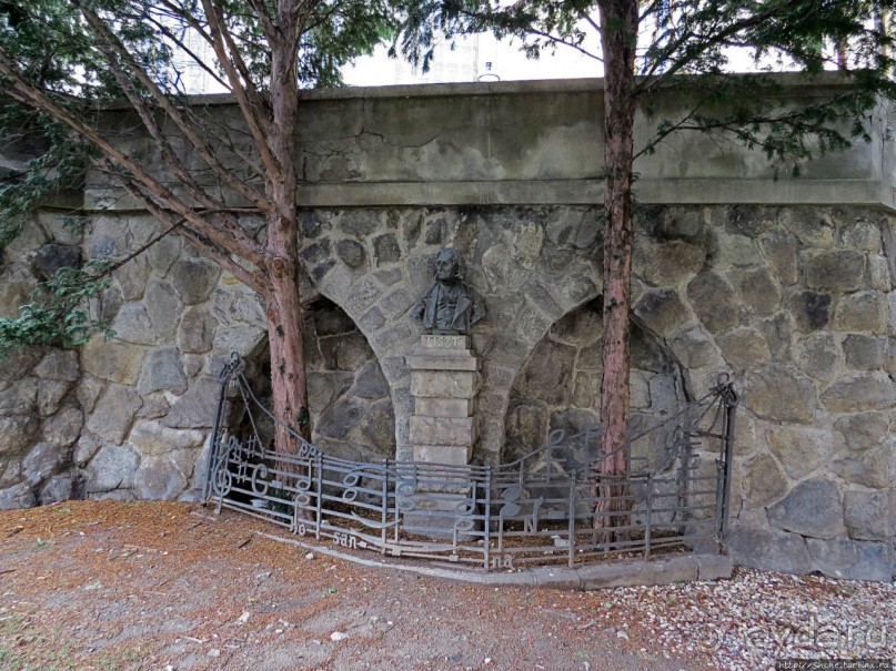 Братиславкие картинки: пешеходная зона старого города