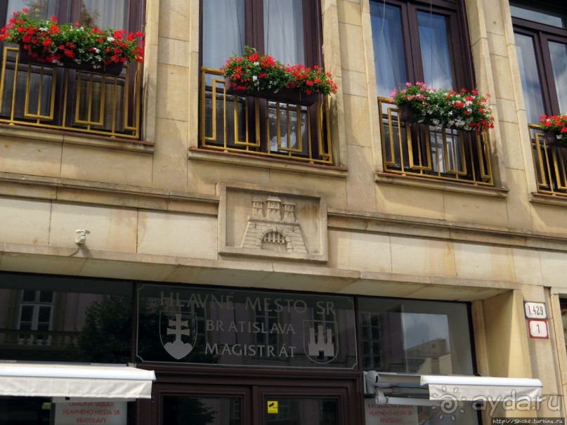 Братиславкие картинки: пешеходная зона старого города