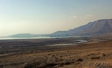 Если выглянуть в окошко, там Израиля немножко