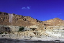 Если выглянуть в окошко, там Израиля немножко