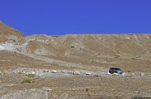 Если выглянуть в окошко, там Израиля немножко