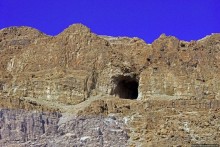 Если выглянуть в окошко, там Израиля немножко