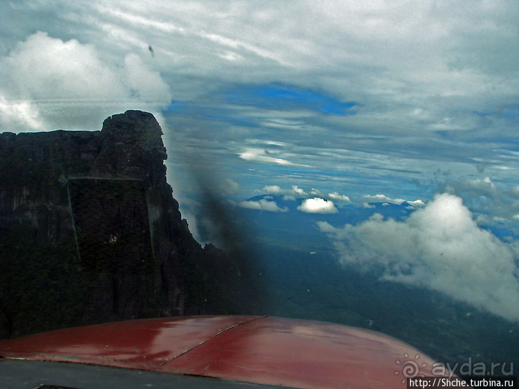 Осмотр водопада Анхель и гор нац. парка Канайма с самолета