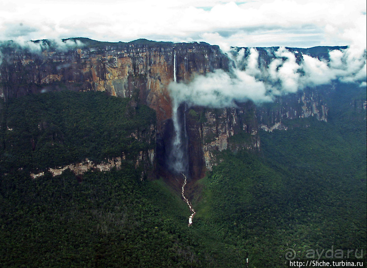 Осмотр водопада Анхель и гор нац. парка Канайма с самолета