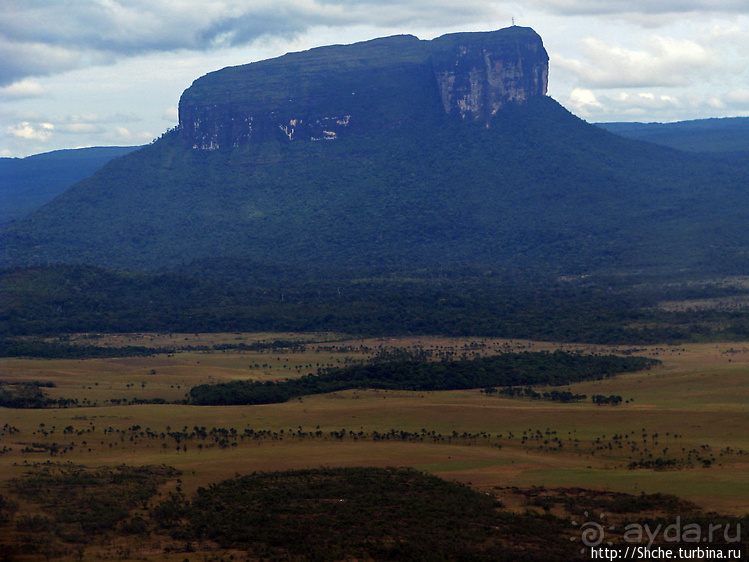 Осмотр водопада Анхель и гор нац. парка Канайма с самолета