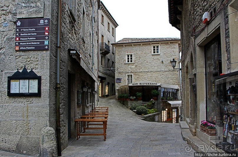 На каменном плоту... Улочки и площади Сан-Марино