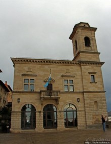 На каменном плоту... Улочки и площади Сан-Марино