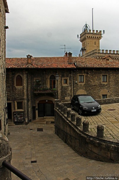 На каменном плоту... Улочки и площади Сан-Марино