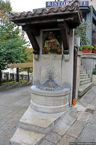 На каменном плоту... Улочки и площади Сан-Марино