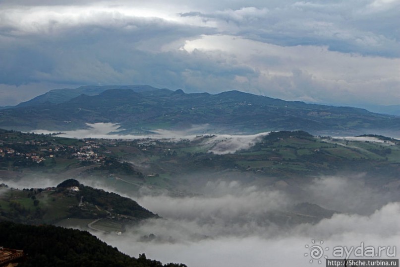 На каменном плоту... Улочки и площади Сан-Марино