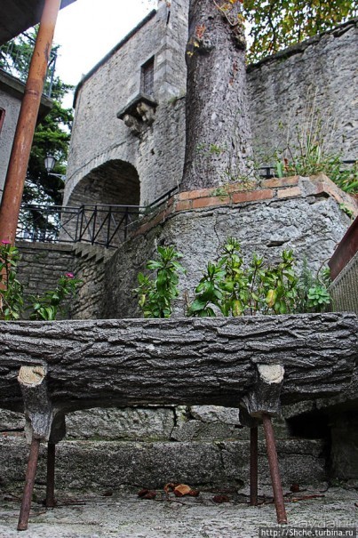 На каменном плоту... Улочки и площади Сан-Марино