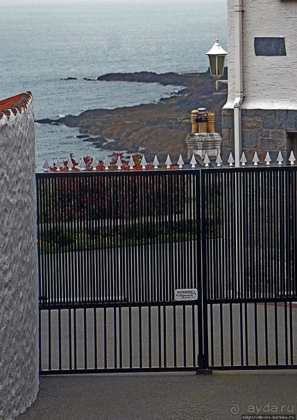 Город кривых зданий , крутых поворотов и тупиковых лестниц