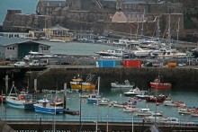 Город кривых зданий , крутых поворотов и тупиковых лестниц