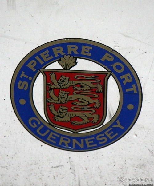 Город кривых зданий , крутых поворотов и тупиковых лестниц