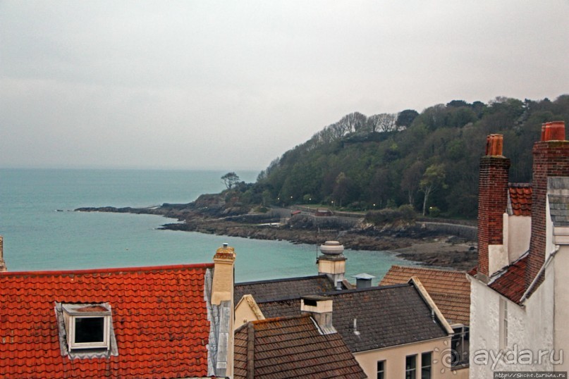 Город кривых зданий , крутых поворотов и тупиковых лестниц