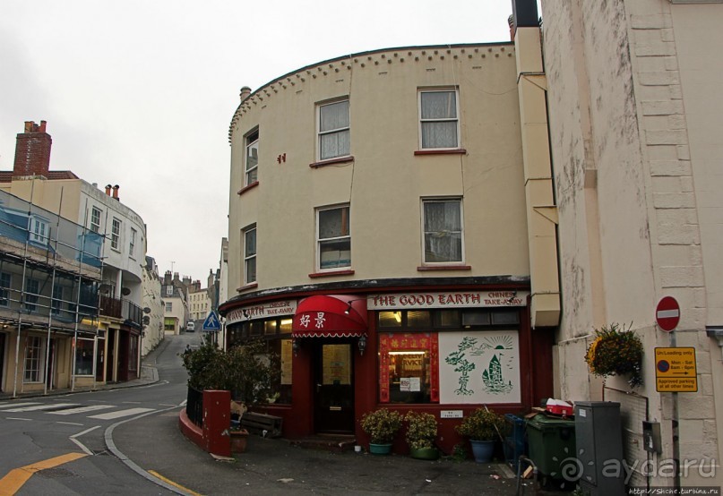 Город кривых зданий , крутых поворотов и тупиковых лестниц