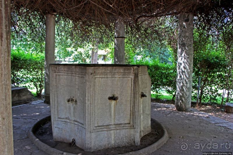 Когда строение добротное, его любая религия использует