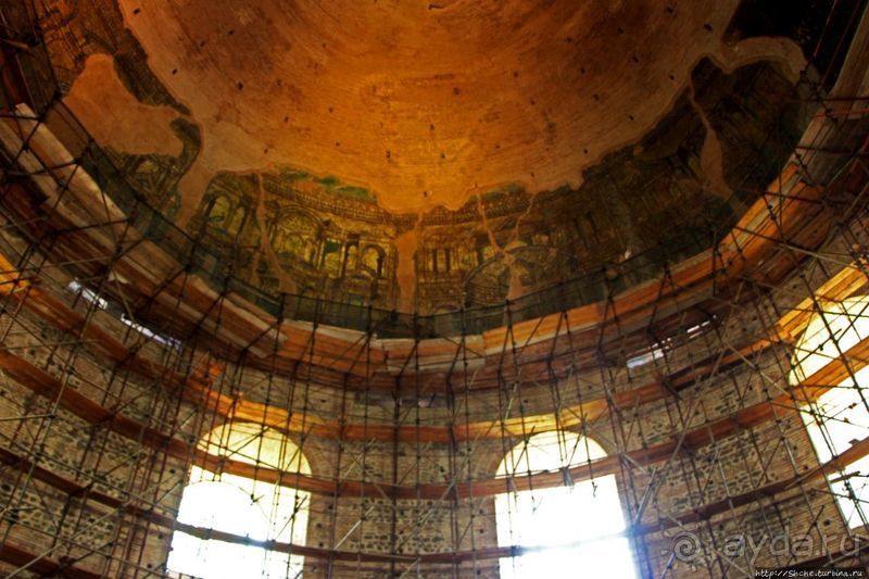 Когда строение добротное, его любая религия использует