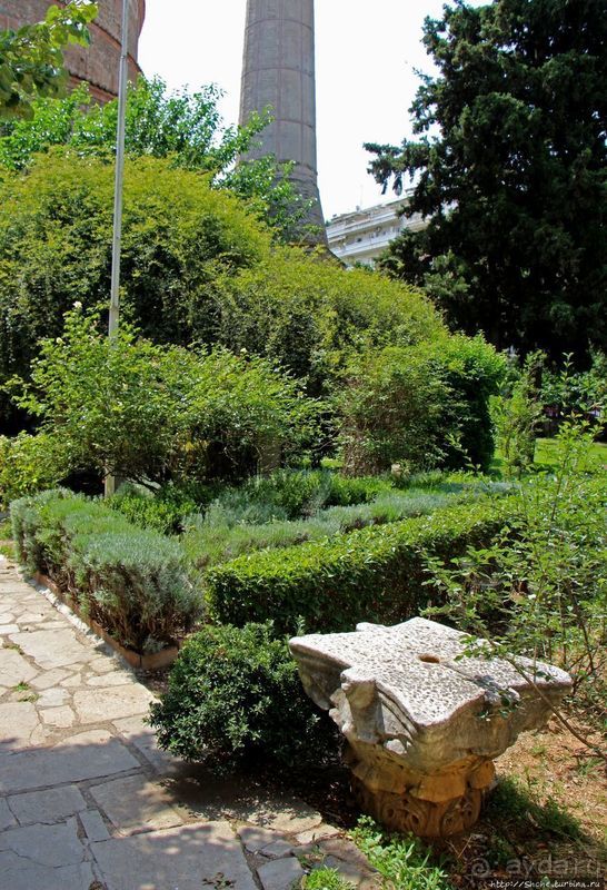 Когда строение добротное, его любая религия использует