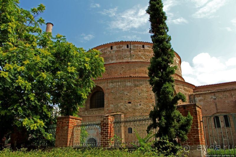 Когда строение добротное, его любая религия использует