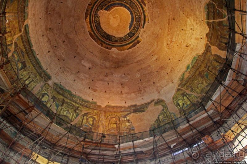 Когда строение добротное, его любая религия использует