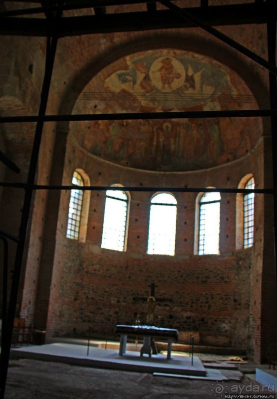 Когда строение добротное, его любая религия использует