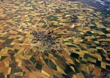 "Одеялом лоскутным на ней...городу 2000 лет, прожитых... "