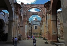 Кафедральный собор в Антигуа, когда руины лучше реставрации