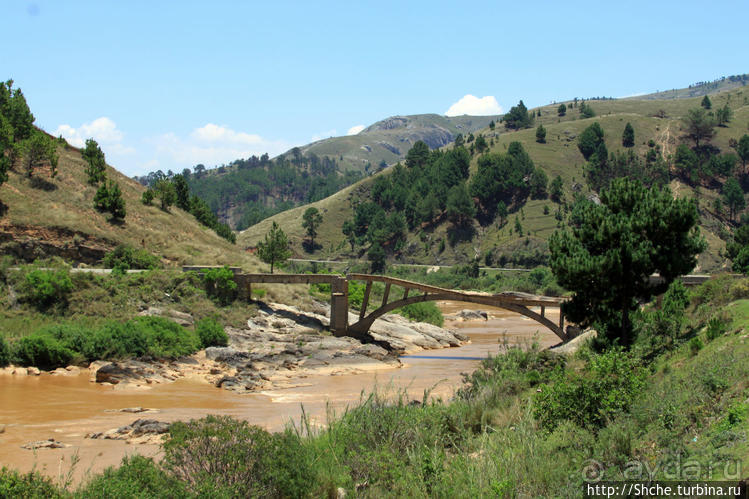 Река Mania, мост Pont de Fatihita — раскрашиваем белые пятна