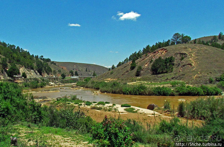 Река Mania, мост Pont de Fatihita — раскрашиваем белые пятна
