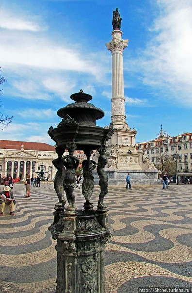 Главная площадь Португалии — площадь Россио в Лиссабоне