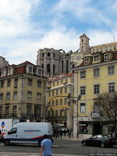 Главная площадь Португалии — площадь Россио в Лиссабоне