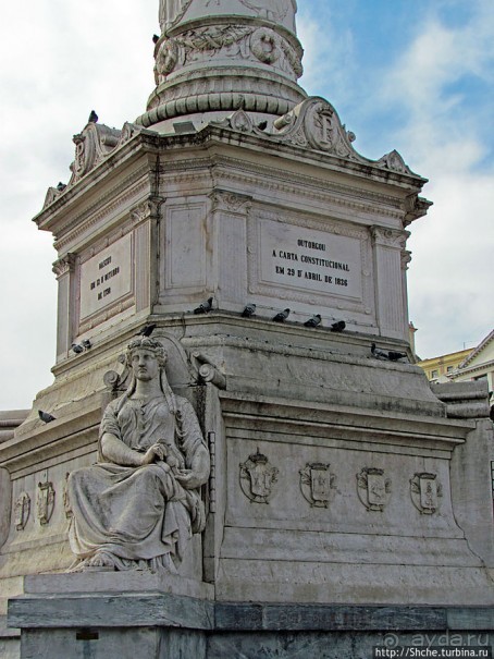 Главная площадь Португалии — площадь Россио в Лиссабоне