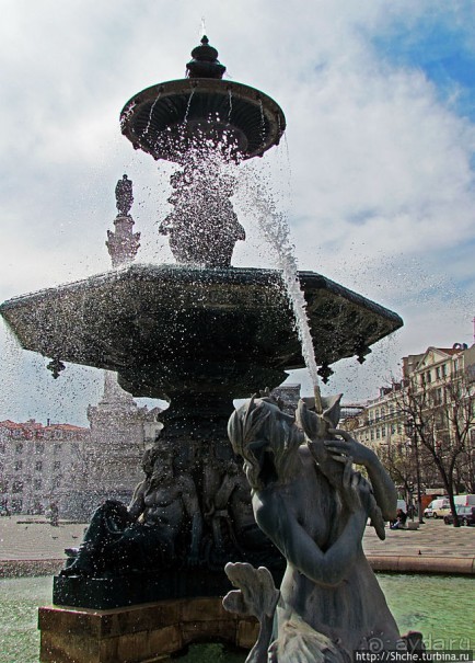 Главная площадь Португалии — площадь Россио в Лиссабоне