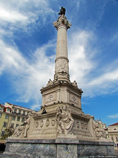 Главная площадь Португалии — площадь Россио в Лиссабоне