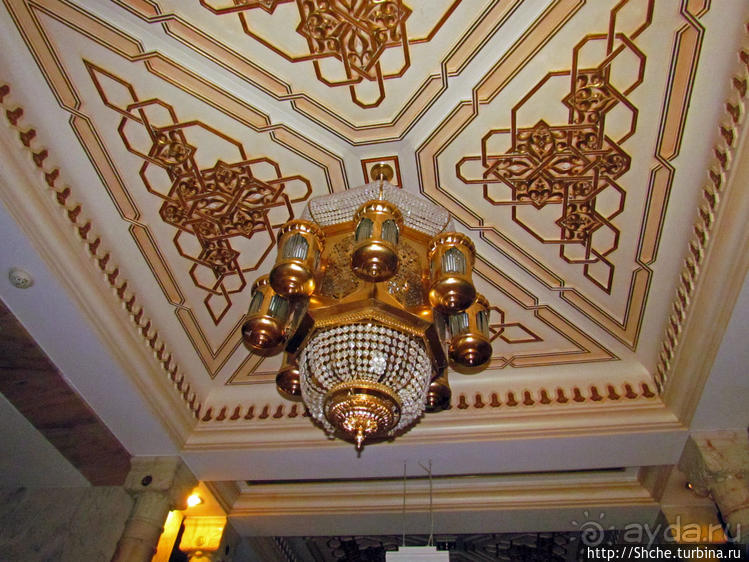 Обед в роскошном отеле "Интеркотиненталь"