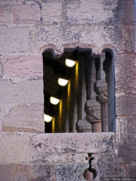 Прекрасный образец в стиле мануэлино