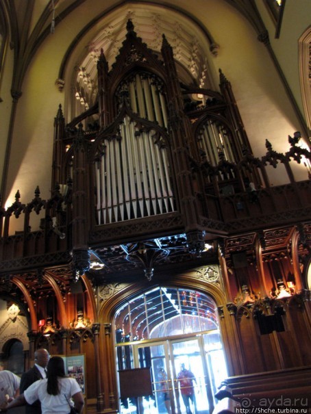 Островок духовности в центре делового района Нью-Йорка