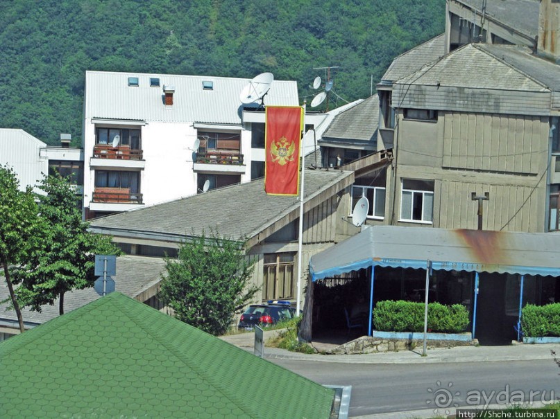 Черногорские картинки. Кто-то назвал эти горы "черные"