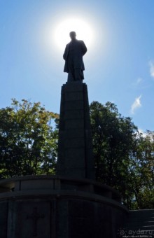 Здесь и видно, здесь и слышно как ревет ревущий