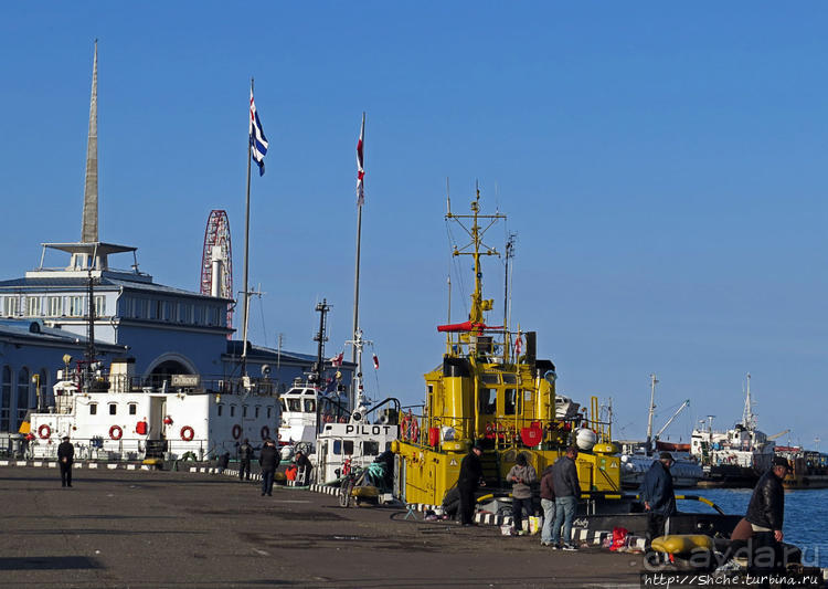Предзимнее настроение Батумского порта