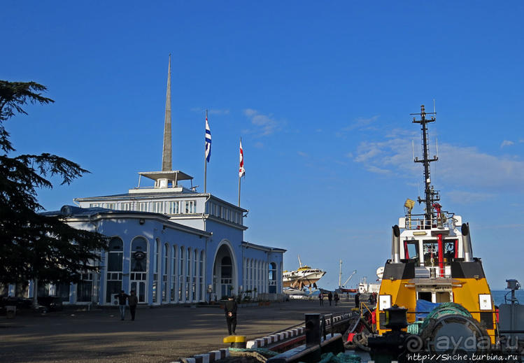 Предзимнее настроение Батумского порта