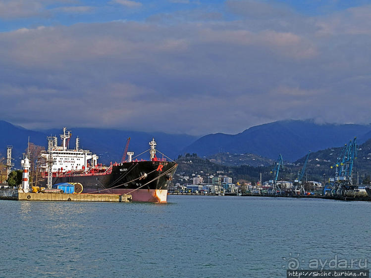 Предзимнее настроение Батумского порта